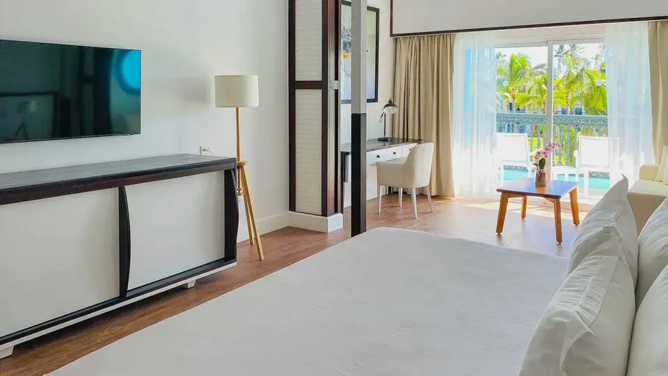 Superior Deluxe Junior Suite Pool View Official 2