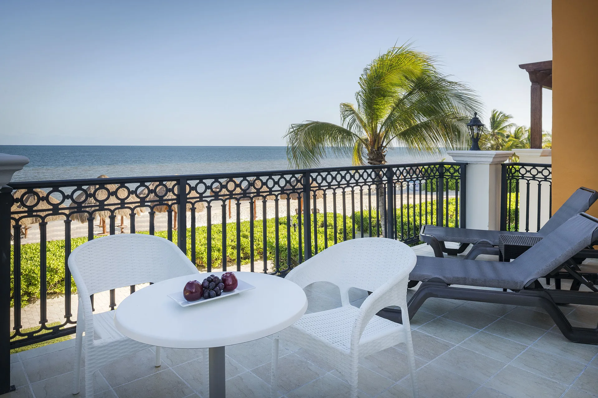 Privilege Master Suite Ocean Coral and Turquesa terrace facing the beach at Ocean Coral and Turquesa.
