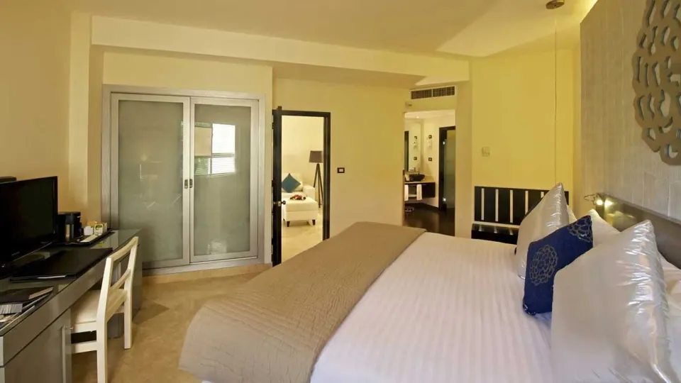 Maya Deluxe Room Official 4