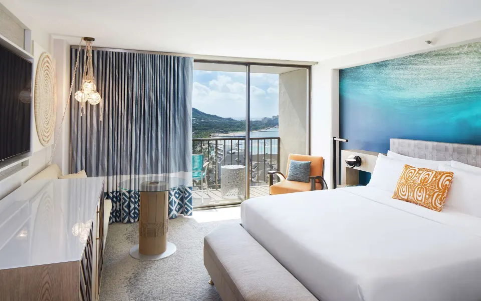 Ocean View Diamond Head king room with balcony at OUTRIGGER Waikiki Beachcomber Hotel.