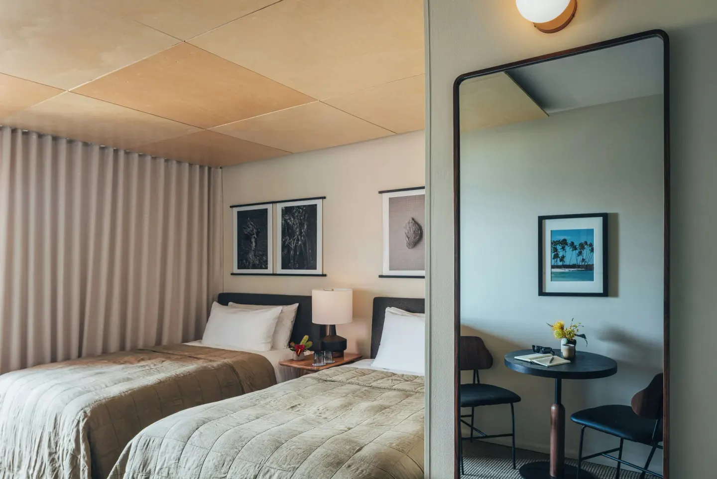 Pool View Room with two beds and a seating nook at PACIFIC 19 Kona.