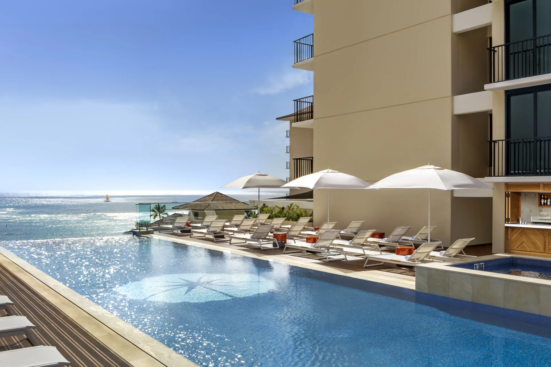 Halepuna Waikiki by Halekulani boutique luxury hotel with calm design and rooftop pool