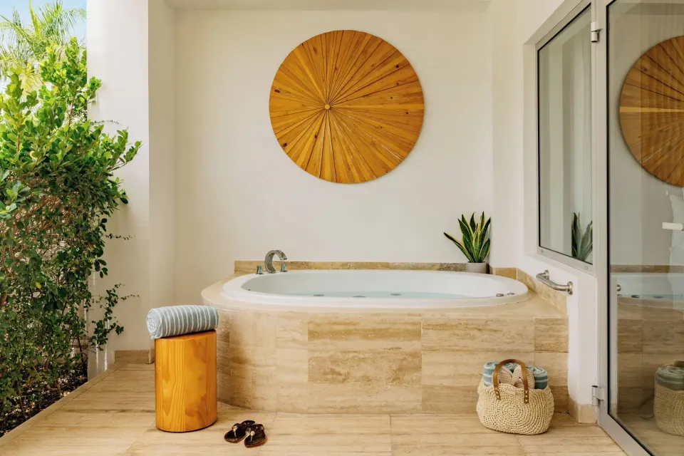 Family Concierge Swim Up Suite outdoor soaking tub at Paradisus Grand Cana.