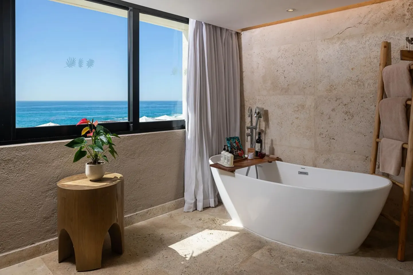 Ocean-view bathtub in The Reserve Master Suite Ocean Front at Paradisus Los Cabos.