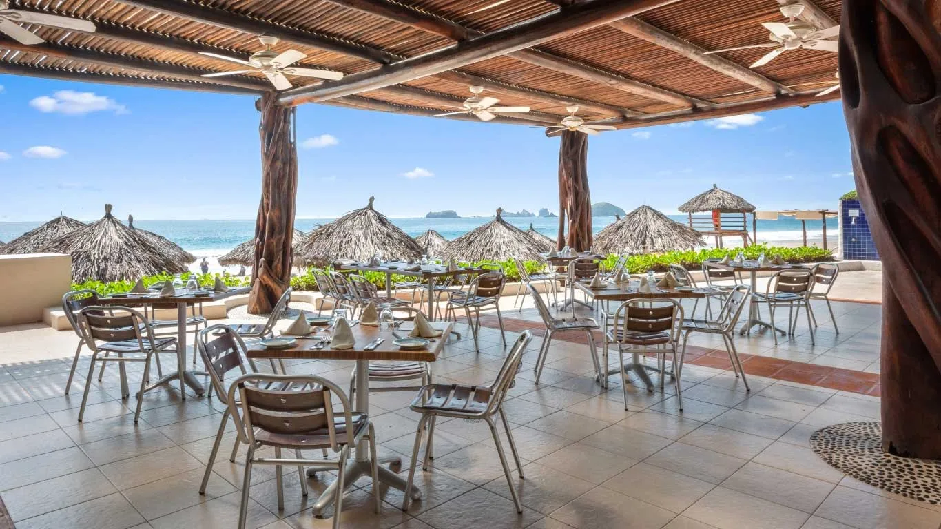 El Pescador at Park Royal Beach Ixtapa