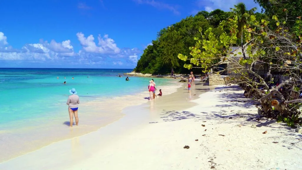 Long Bay 10 Min Walk