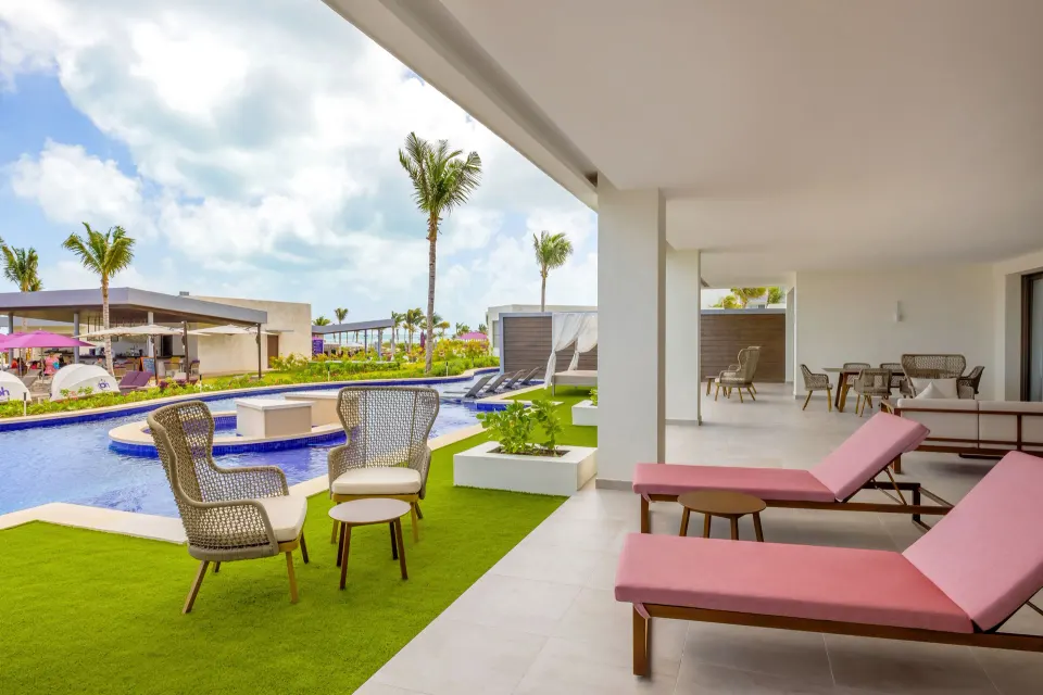 Swim-out terrace for the Star Class Producers Two Bedroom Suite at Planet Hollywood Cancun.