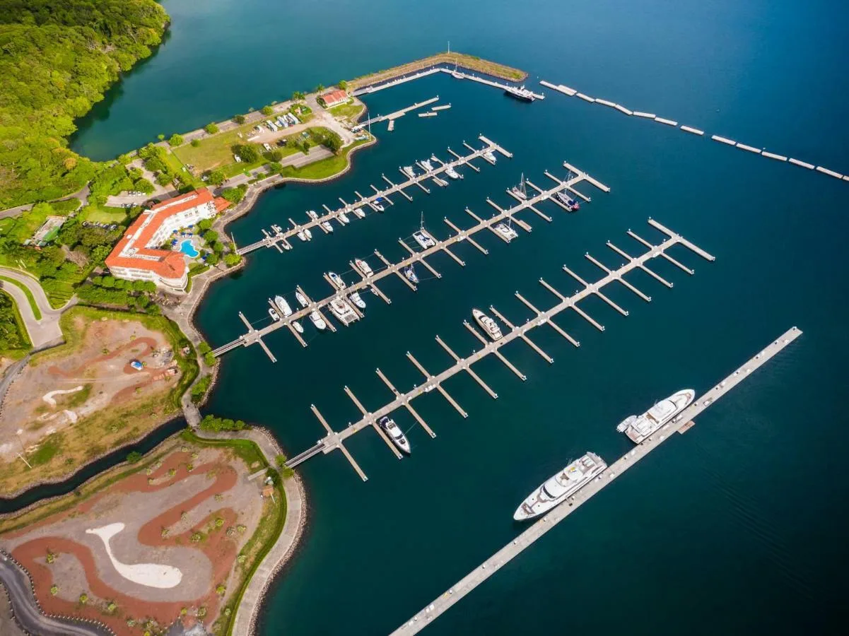 Marina Papagayo 5 Min Drive