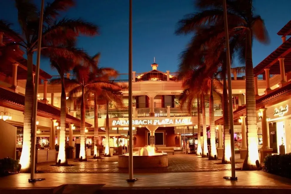 Palm Beach Plaza 5 Min Walk