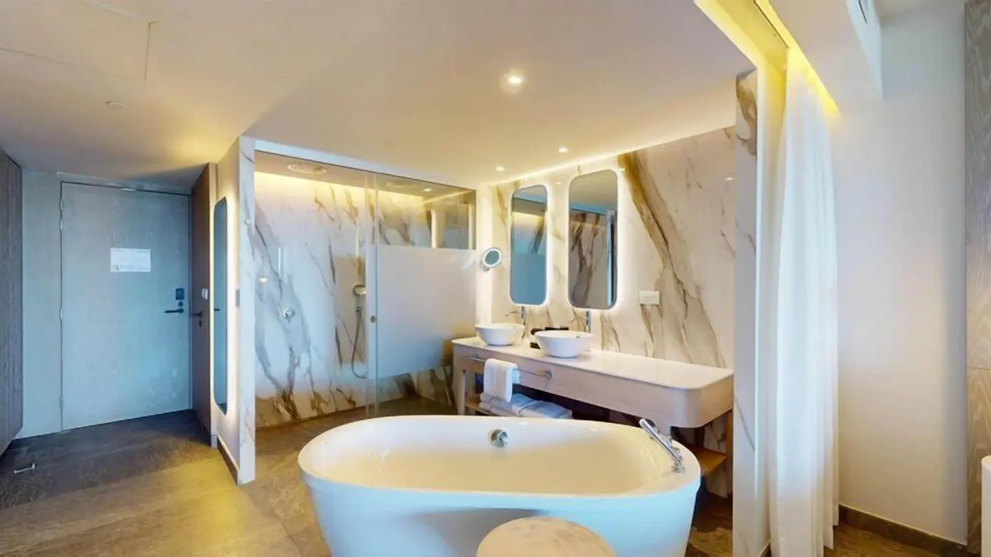 Platinum Junior Suite bathtub and double vanity at Princess Senses The Mangrove Resort.