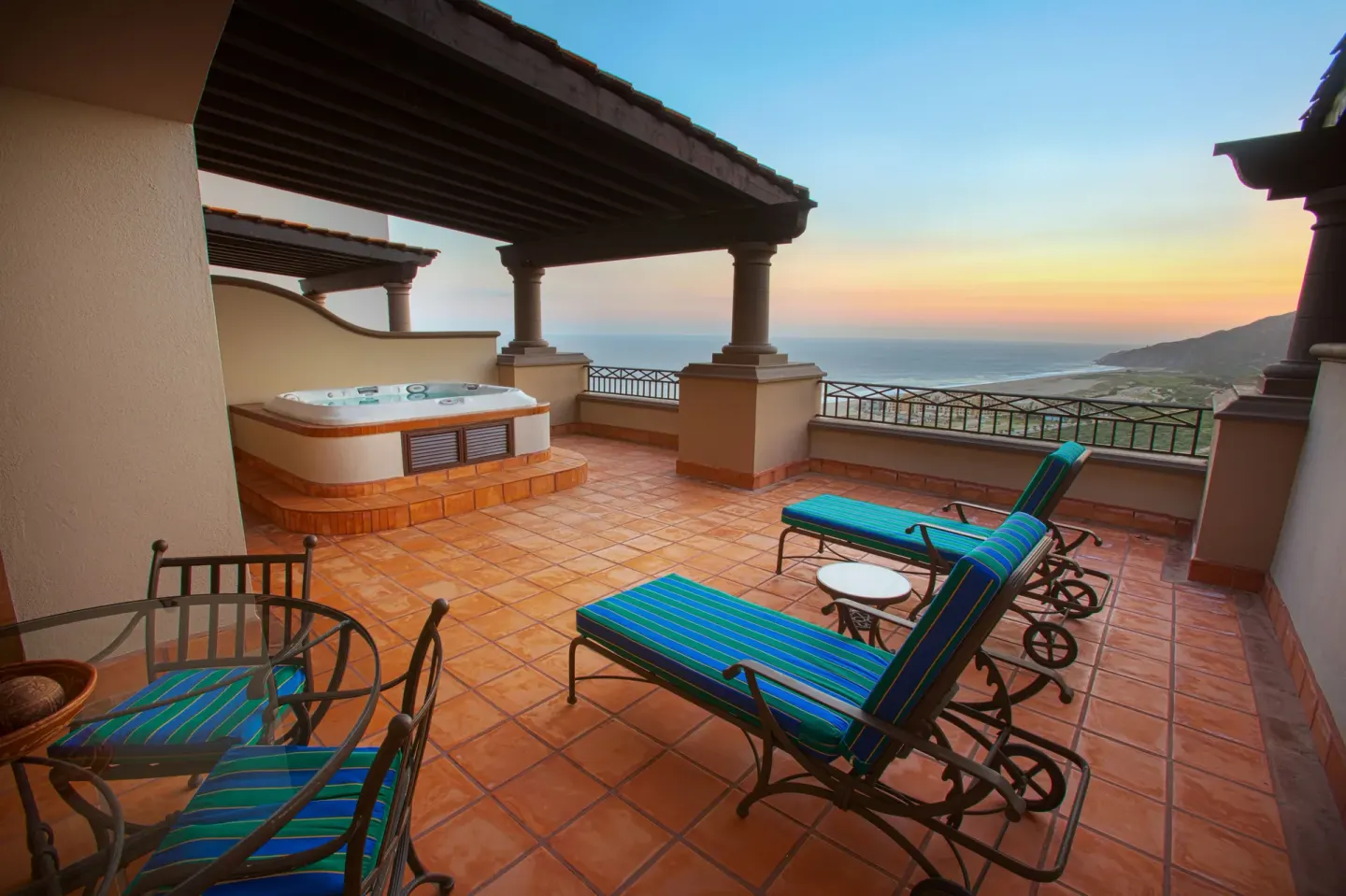 Suite terrace with Jacuzzi and ocean view at Pueblo Bonito Sunset Beach Golf & Spa Resort.