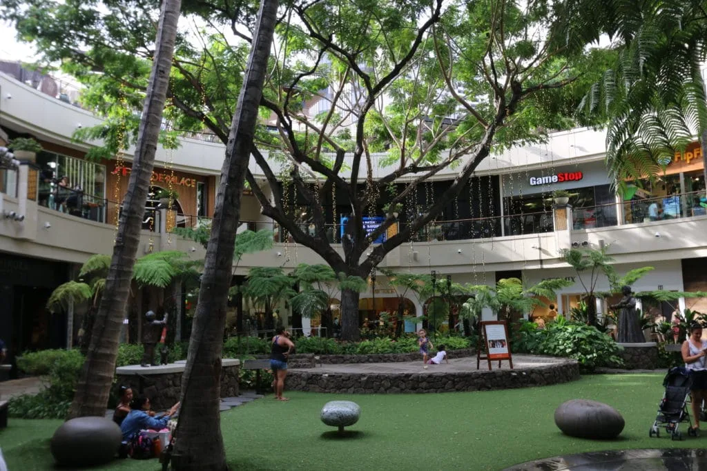 International Market Place 1 Min Walk