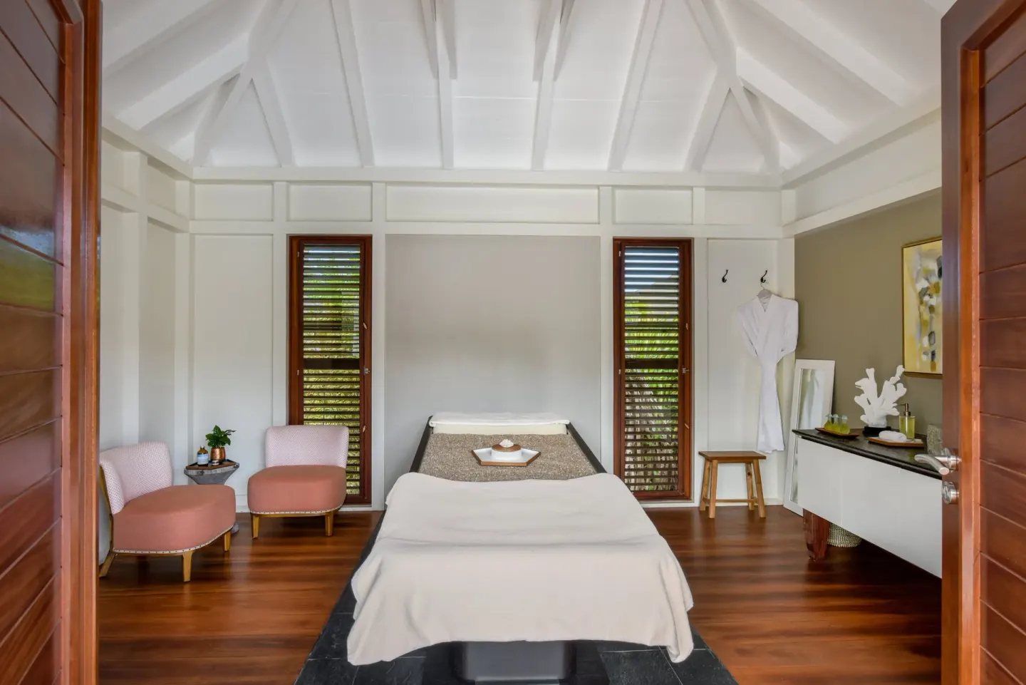 Single spa treatment room with massage table at Rosewood Le Guanahani St Barth.