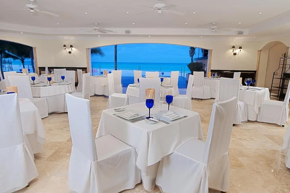 Low Lobby / Main Floor Lobby Venue at Royal Hideaway Playacar