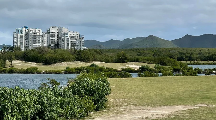 Mullet Bay Golf 5 Min Walk