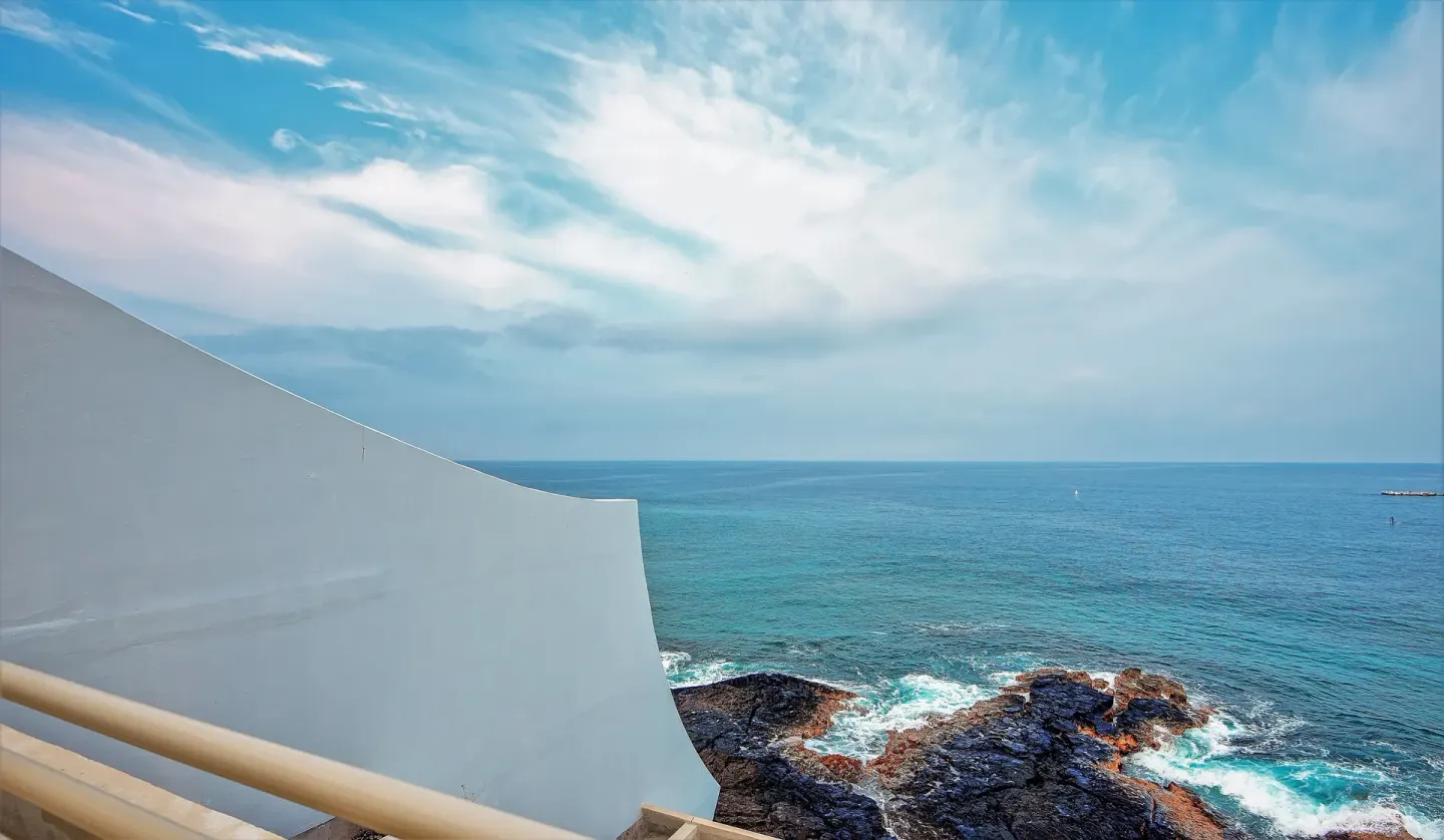 Ocean view from a Lagoon Tower balcony at Royal Kona Resort.