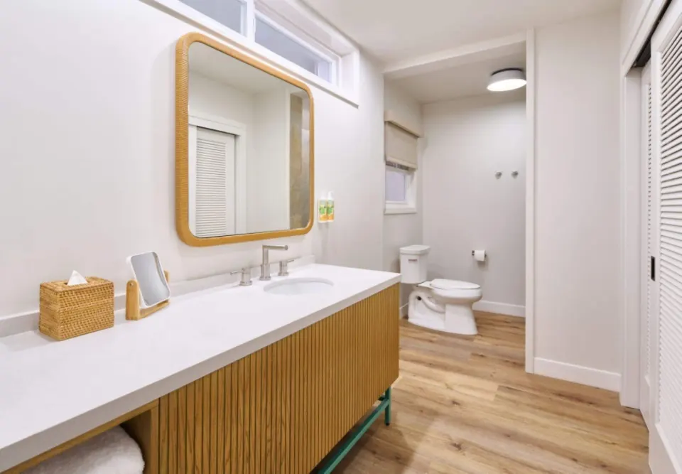 Bungalow Two with Lanai bathroom and toilet at Royal Lahaina Resort & Bungalows.