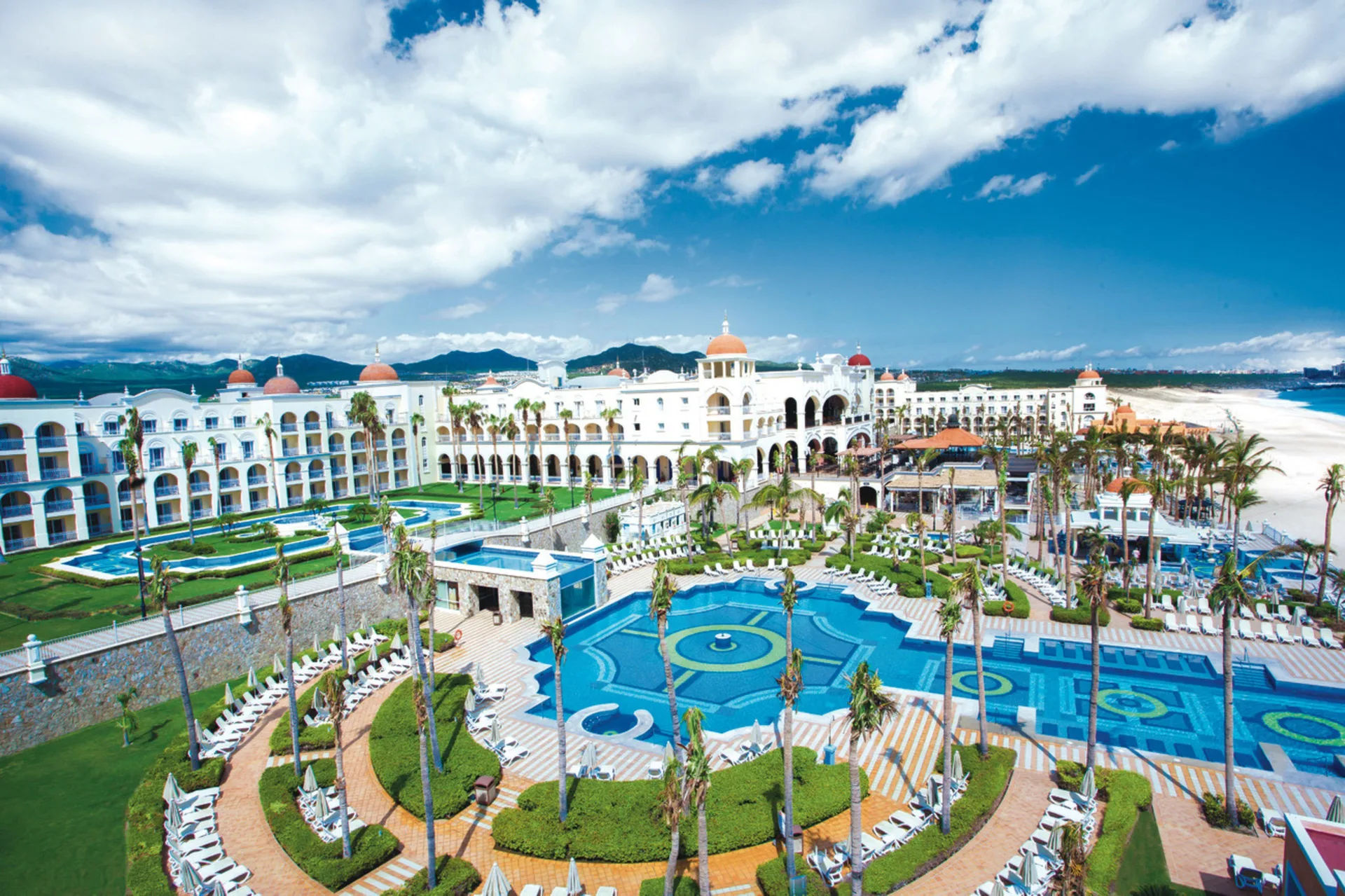 Hotel Riu Palace San José del Cabo all-inclusive beachfront resort with pools and Cabo views
