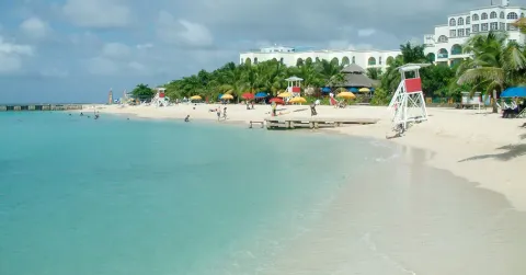 Doctor S Cave Beach 5 Min Walk