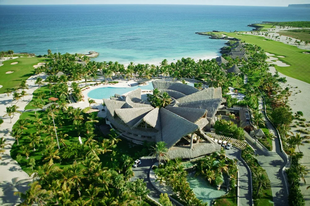 Caleton Beach Club 10 Min Drive