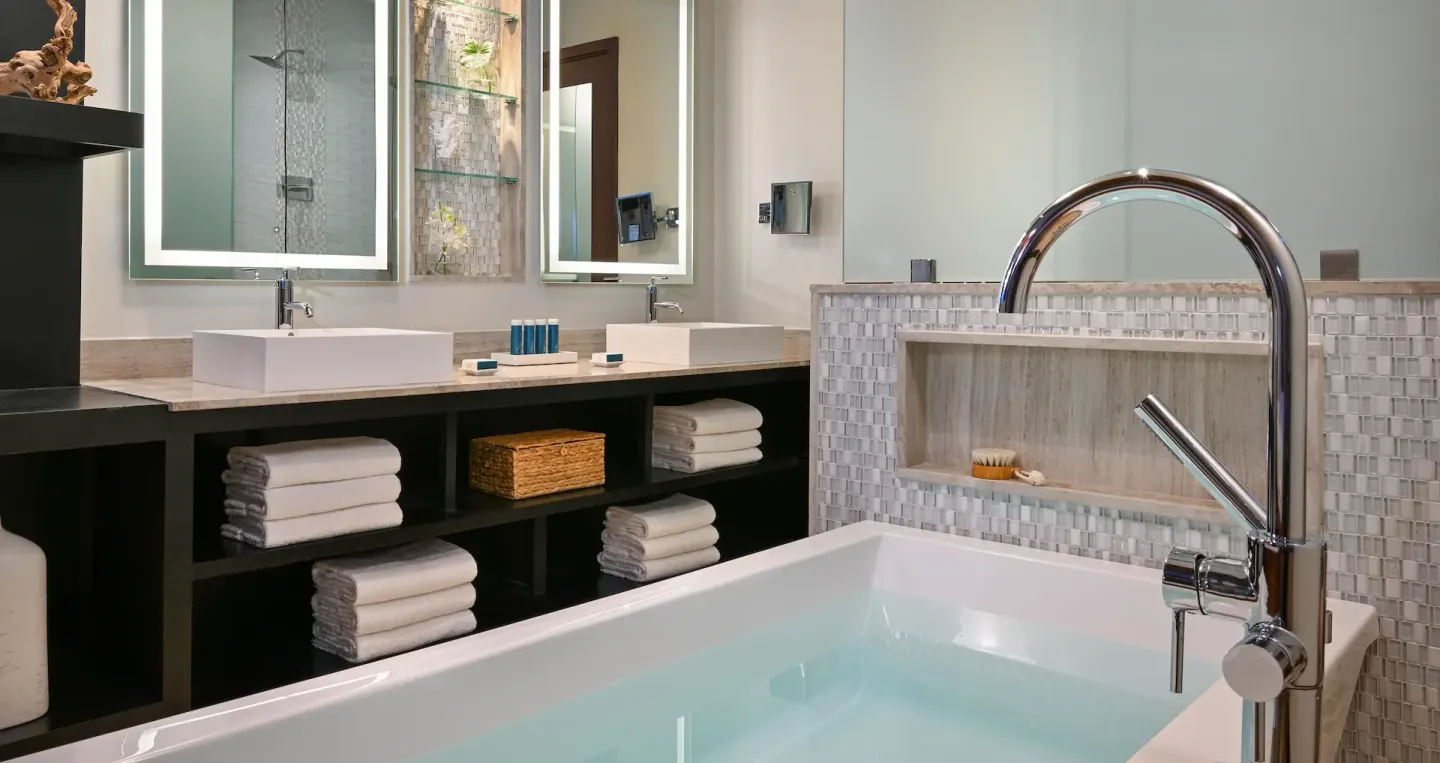 Beachfront Honeymoon Walkout Club Level Room W Patio Tranquility Soaking Tub Official 5