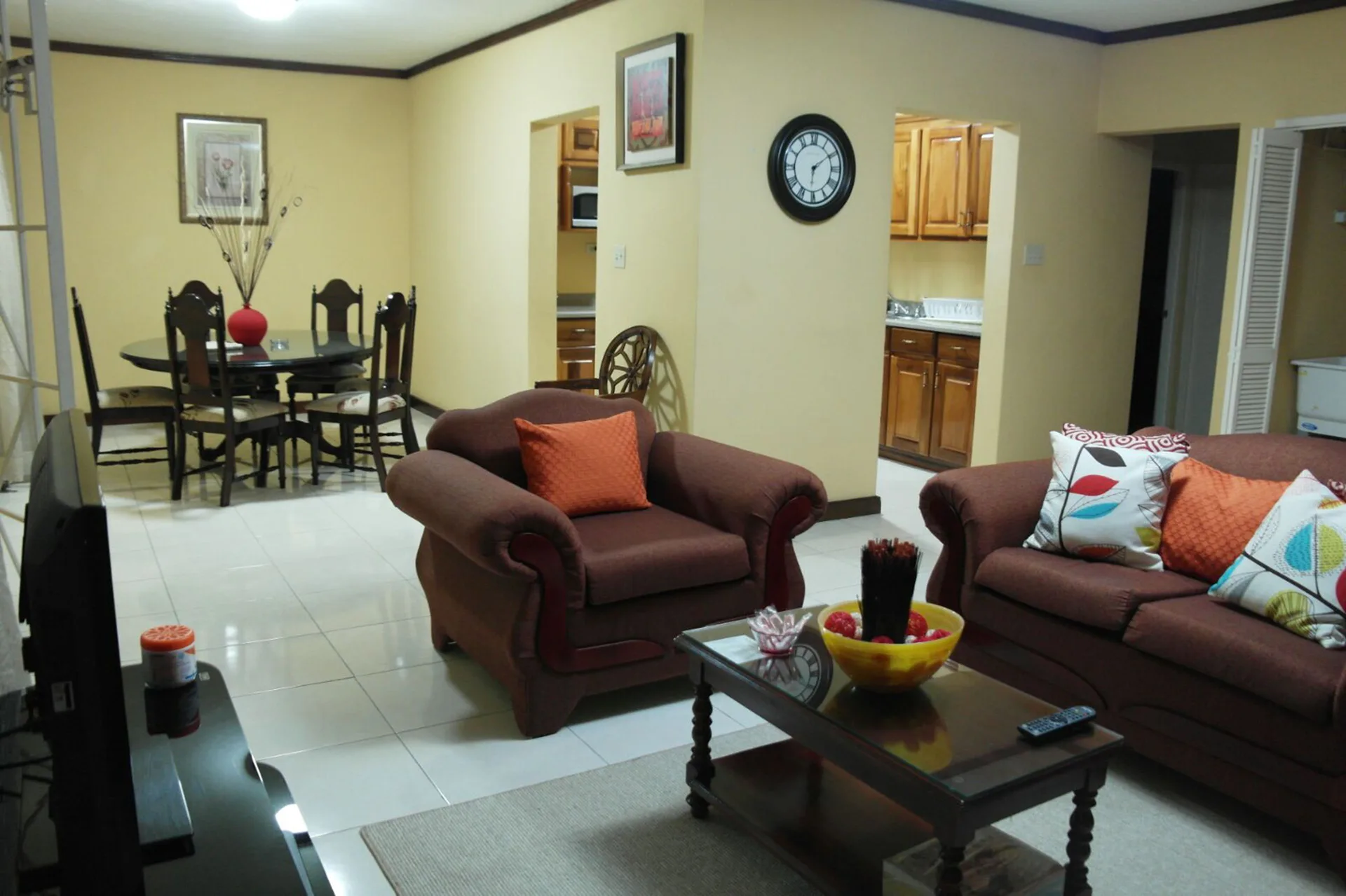 The Emrald of the North private Jamaica stay with tropical setting and residential comfort