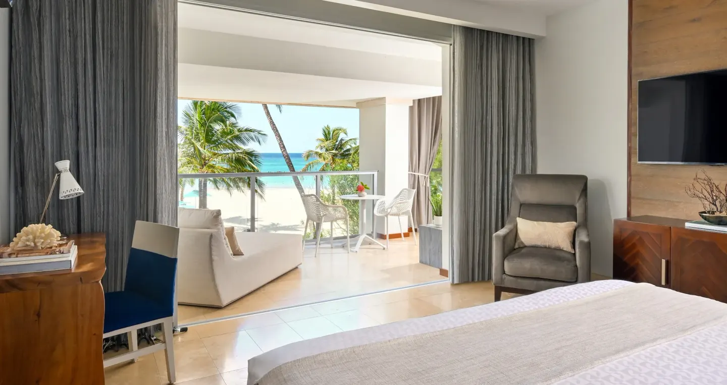 Beachfront One Bedroom Butler Suite With Balcony Tranquility Soaking Tub Official 1