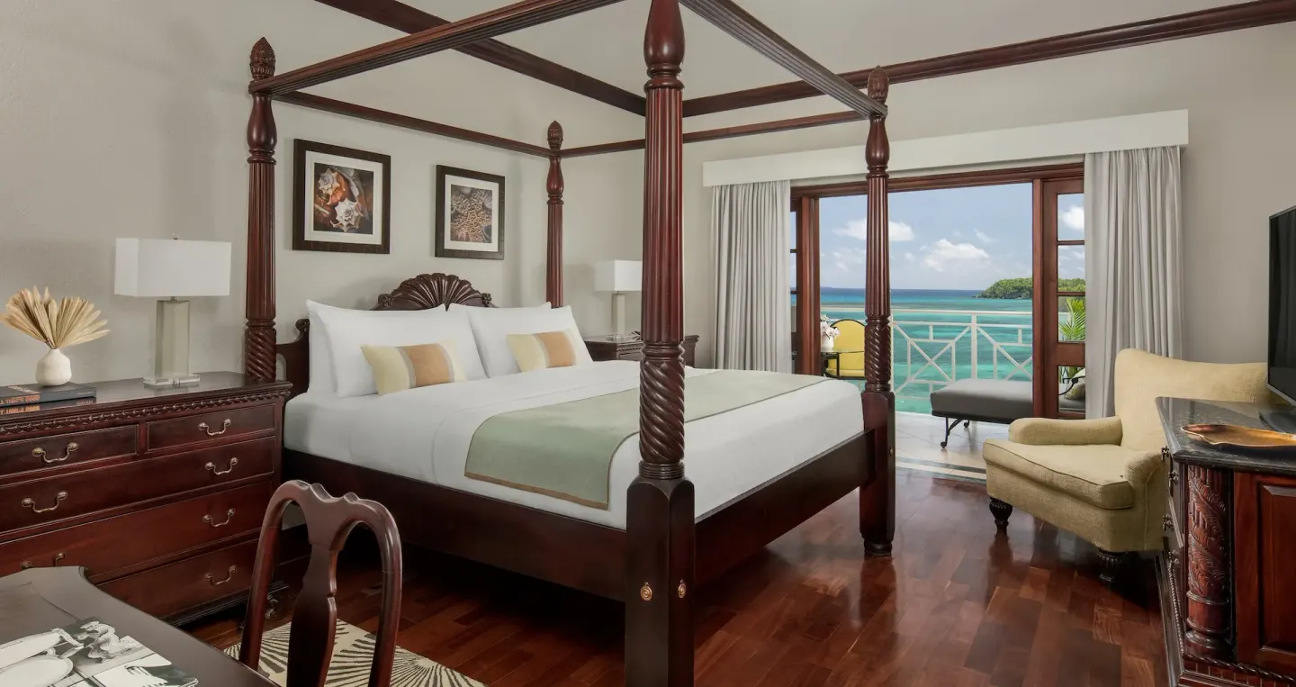 Governor General Oceanfront One Bedroom Butler Suite Official 3