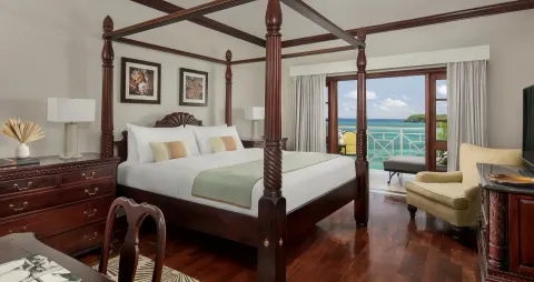 Governor General Oceanfront One Bedroom Butler Suite Official 3