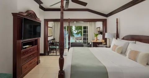 Regent Oceanfront Butler Suite Official 2