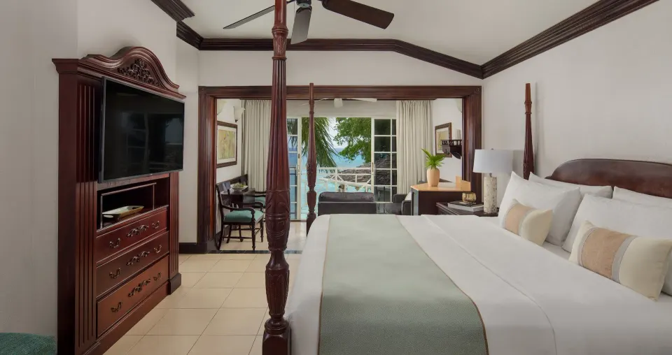 Regent Oceanfront Butler Suite Official 2