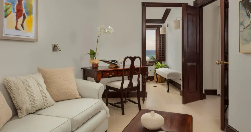 Royal Oceanfront One Bedroom Butler Suite Official 2