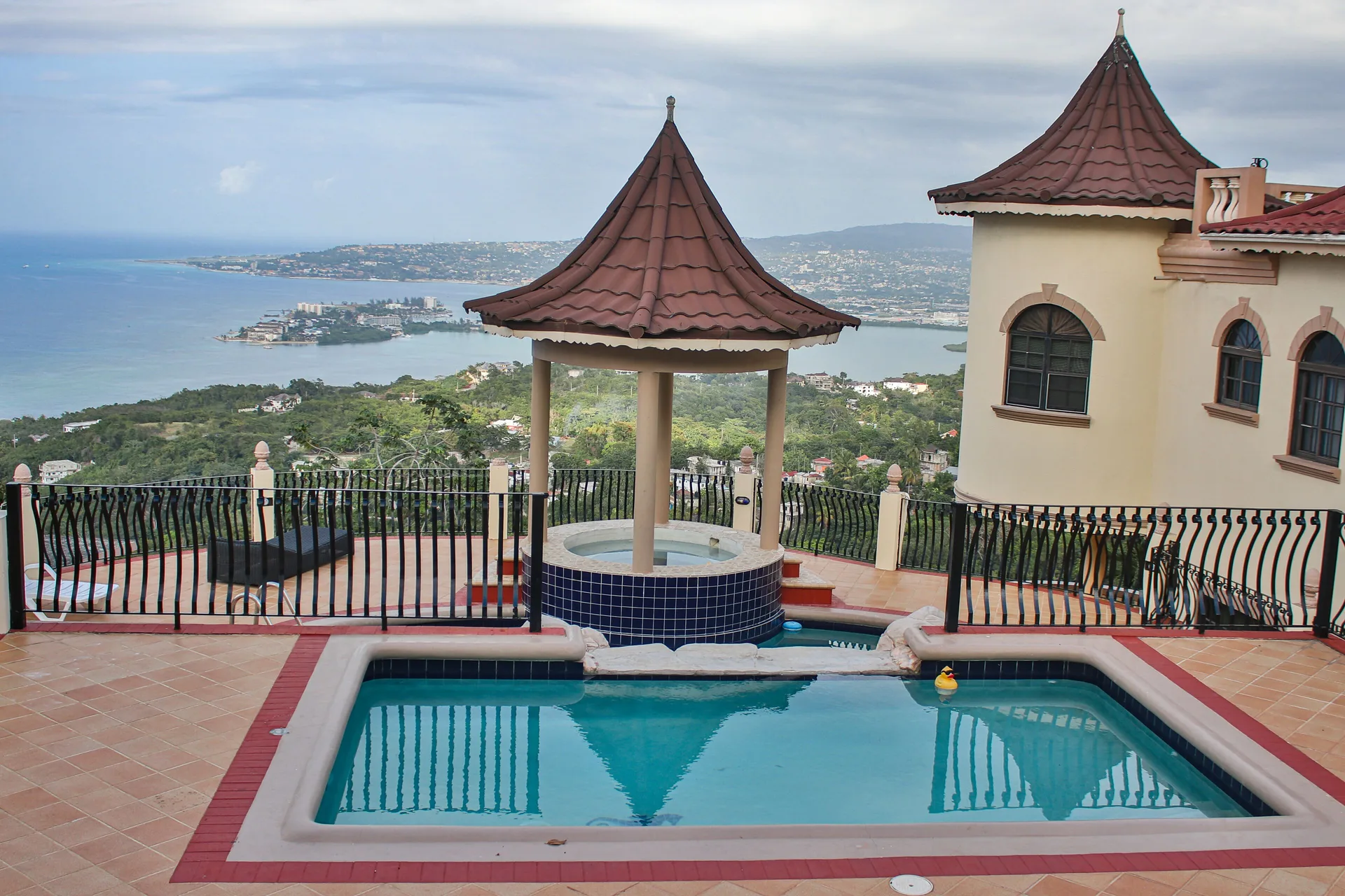 Clarridge View Guest House resort