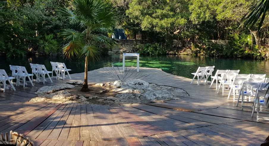 Mapache Deck Venue at Sandos Caracol Nature Resort & Water Park