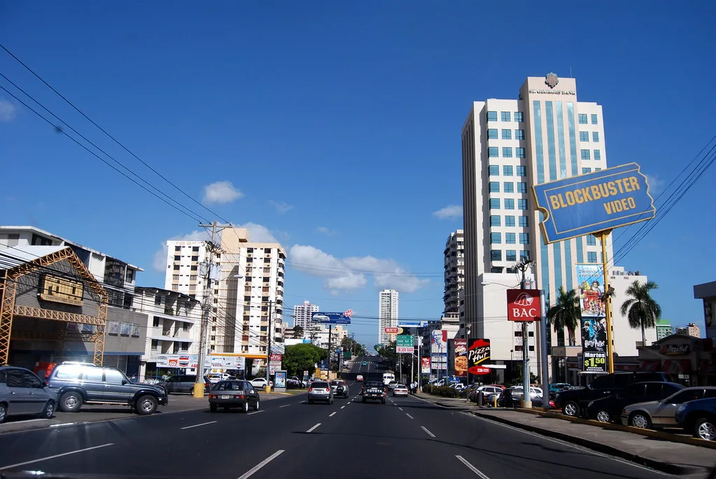 Calle 50 5 Min Walk