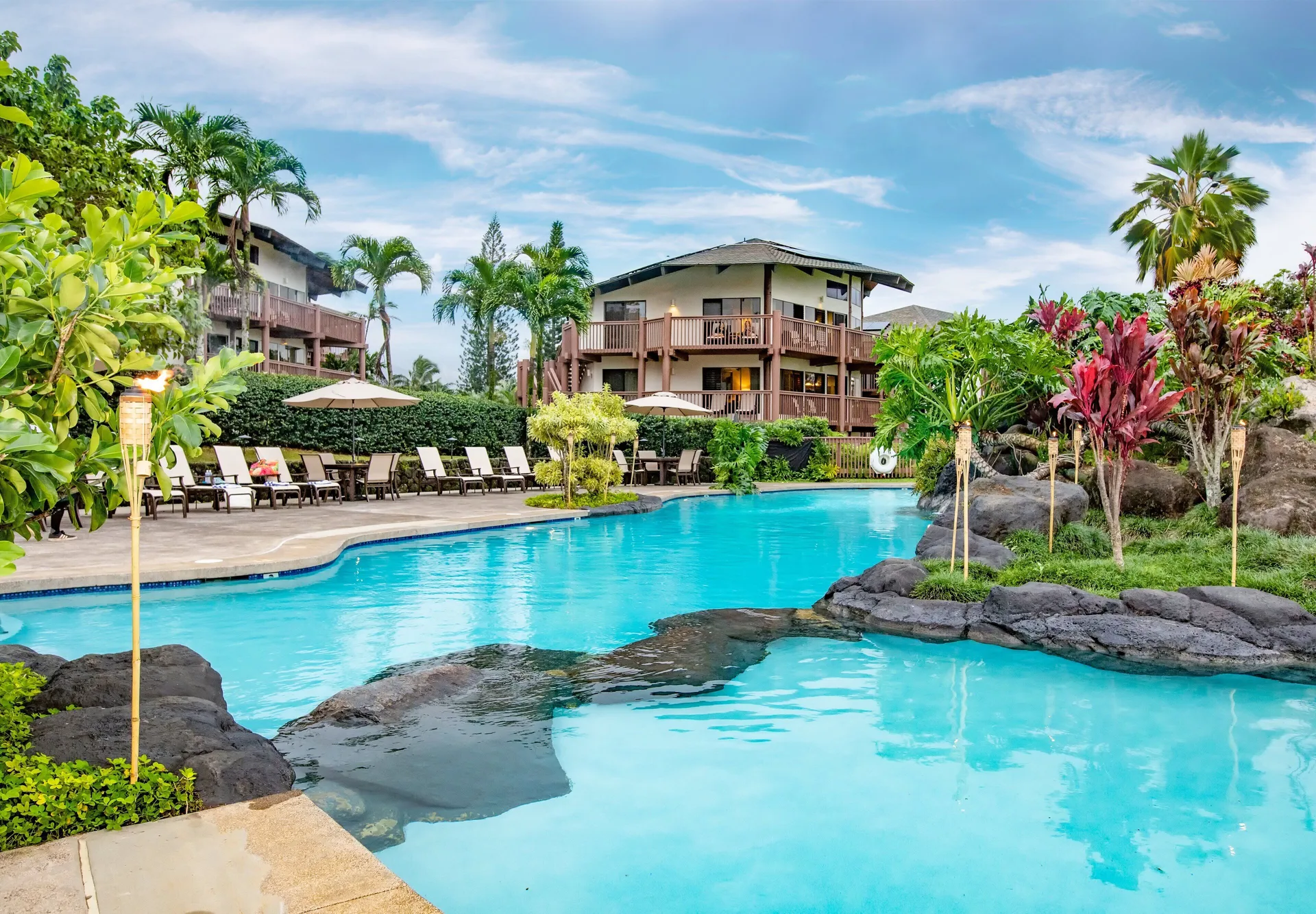 Club Wyndham Ka ‘Eo Kai Princeville resort with condo suites and tropical grounds