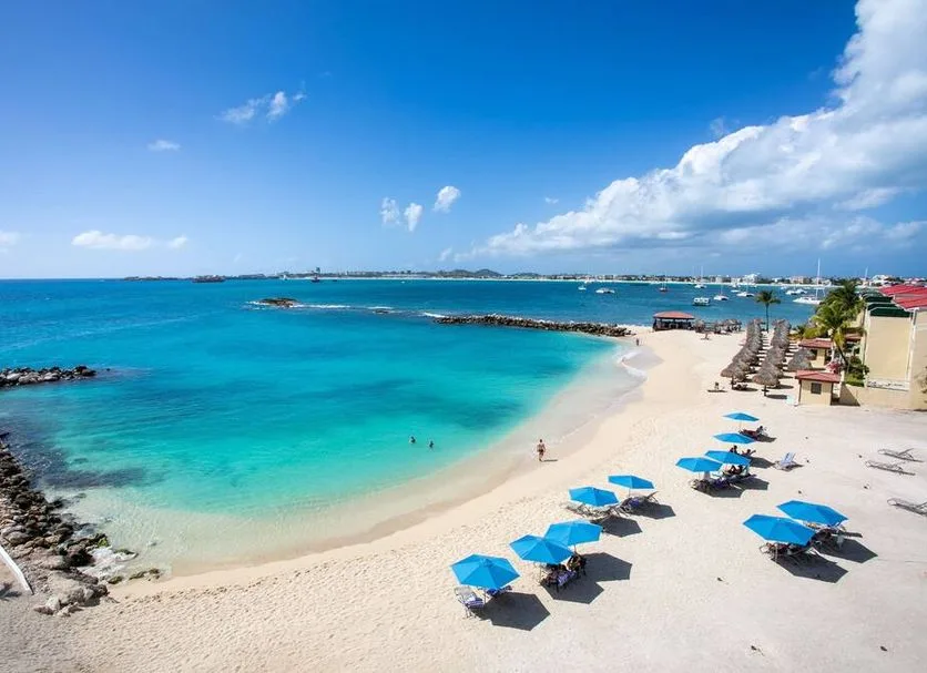Flamingo Beach 1 Min Walk