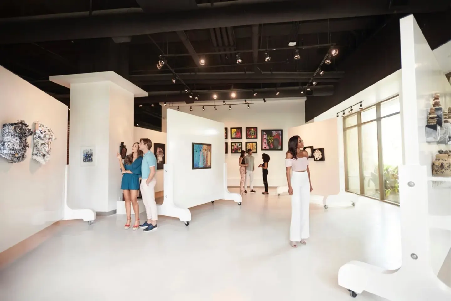 The Current Baha Mar Gallery And Art Center 15 Min Walk
