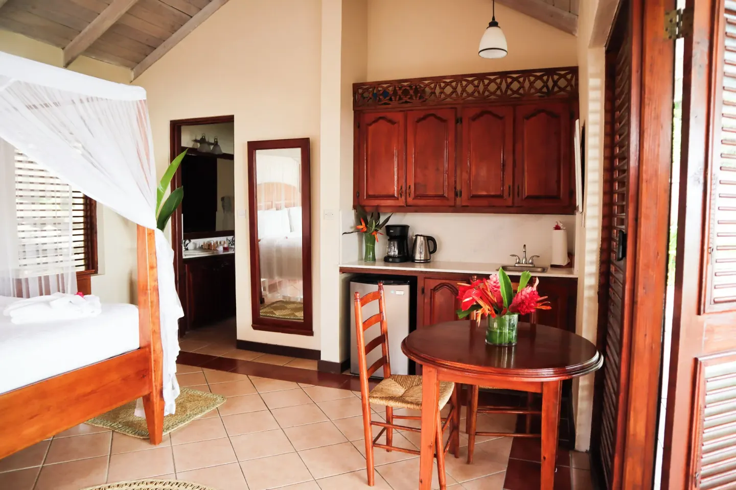 Ocean View Villa kitchenette and dining table at Stonefield Villa Resort.