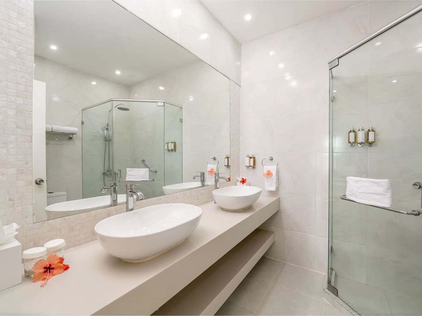 Oceanfront Honeymoon Suite Official 4