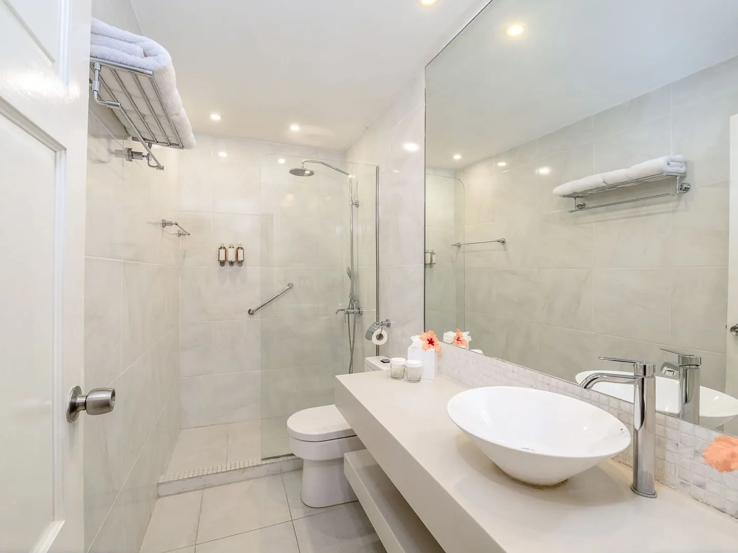 Two Bedroom Suite Official 5