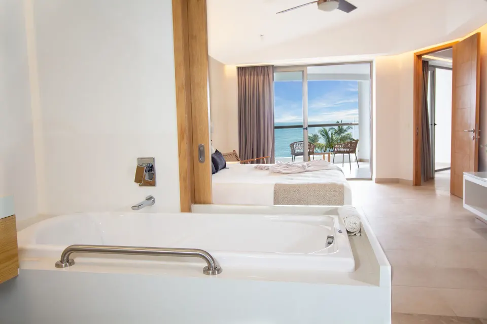 Suite Premium Ocean Front with tub and balcony at Sunset Plaza Beach Resort & Spa Pto Vallarta.