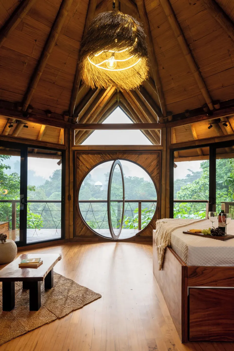 El Tigre Hideaway secluded nature hideaway with rustic lodging and forest surroundings in Costa Rica.