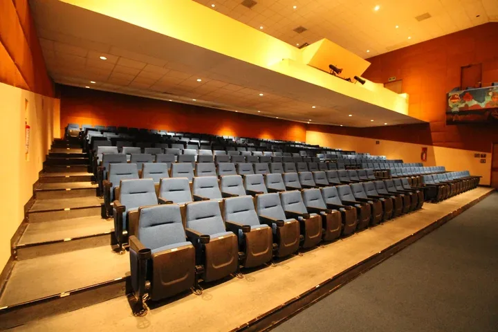 Teatro De Cancun 10 Min Walk