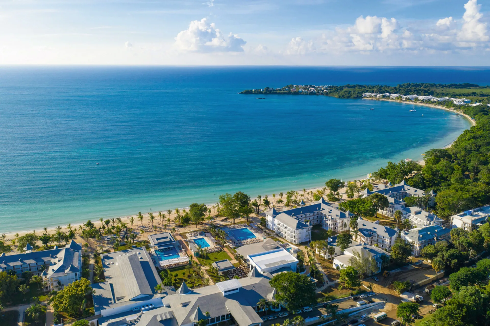 Hotel Riu Palace Tropical Bay all-inclusive beachfront resort with Bloody Bay setting and large pools
