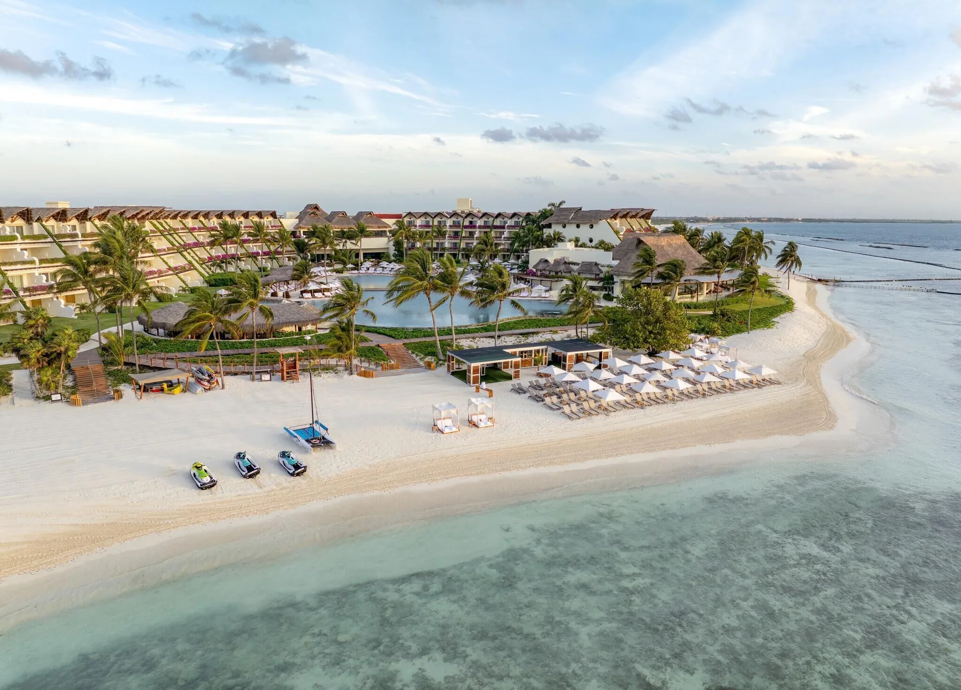 Grand Velas Riviera Maya luxury all-inclusive resort with beachfront suites, fine dining and family amenities