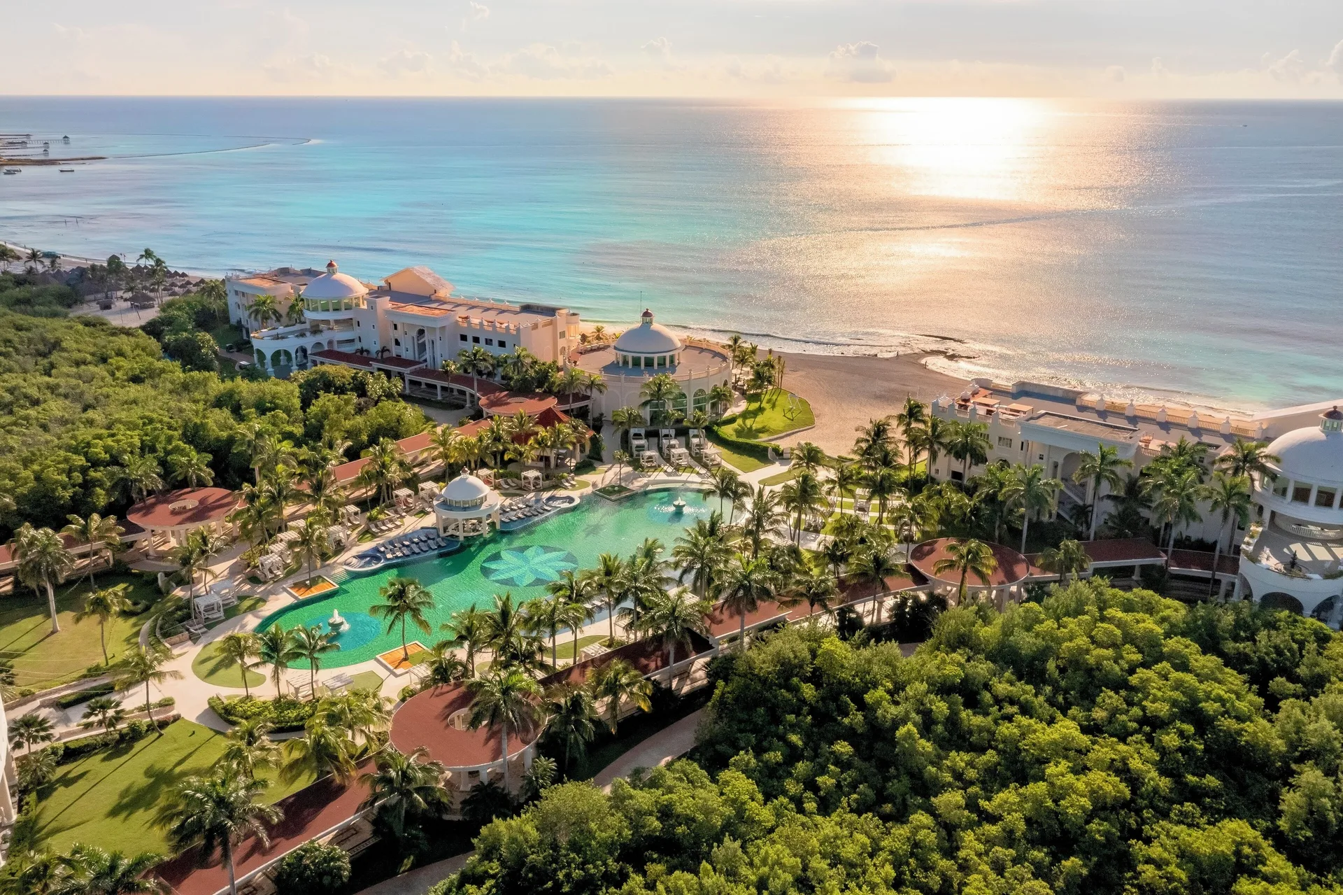 JOIA Paraíso by Iberostar adults-only all-inclusive resort with beach access, pools and elevated service