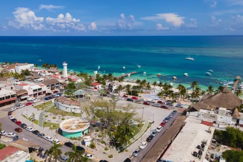 Puerto Morelos Town Square 15 Min Walk