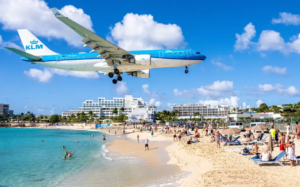 Maho Beach 1 Min Walk
