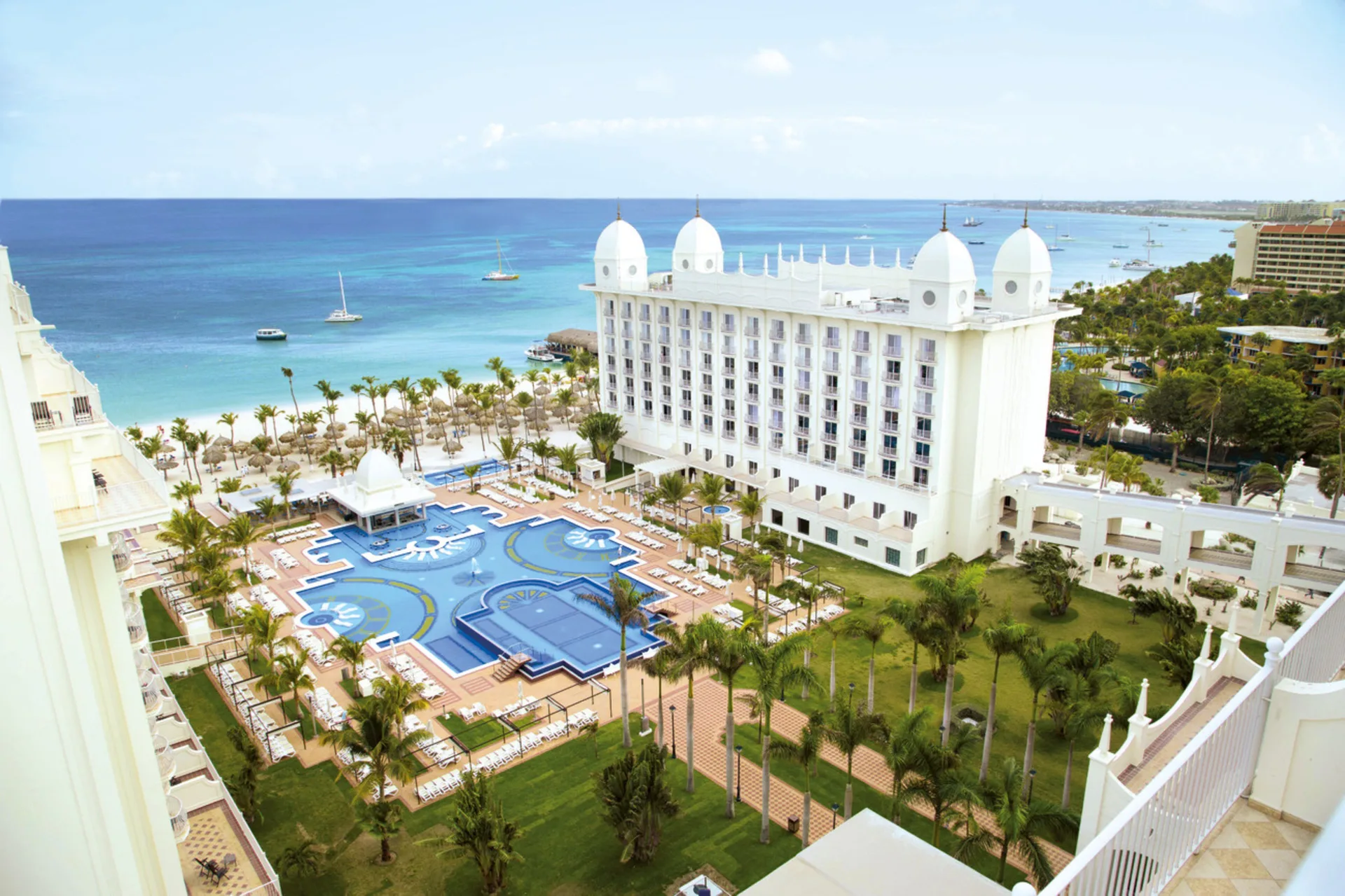 Hotel Riu Palace Aruba all-inclusive Palm Beach resort with beachfront pools and lively dining